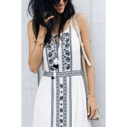 Vestido bohemio blanco bordado 🌿