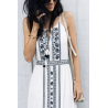 Vestido bohemio blanco bordado 🌿